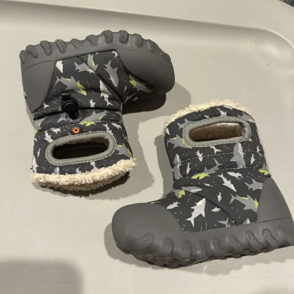Bogs B-Moc Boots Shark Print Insulated Winter Snow Waterproof Boys sz 6 Toddler